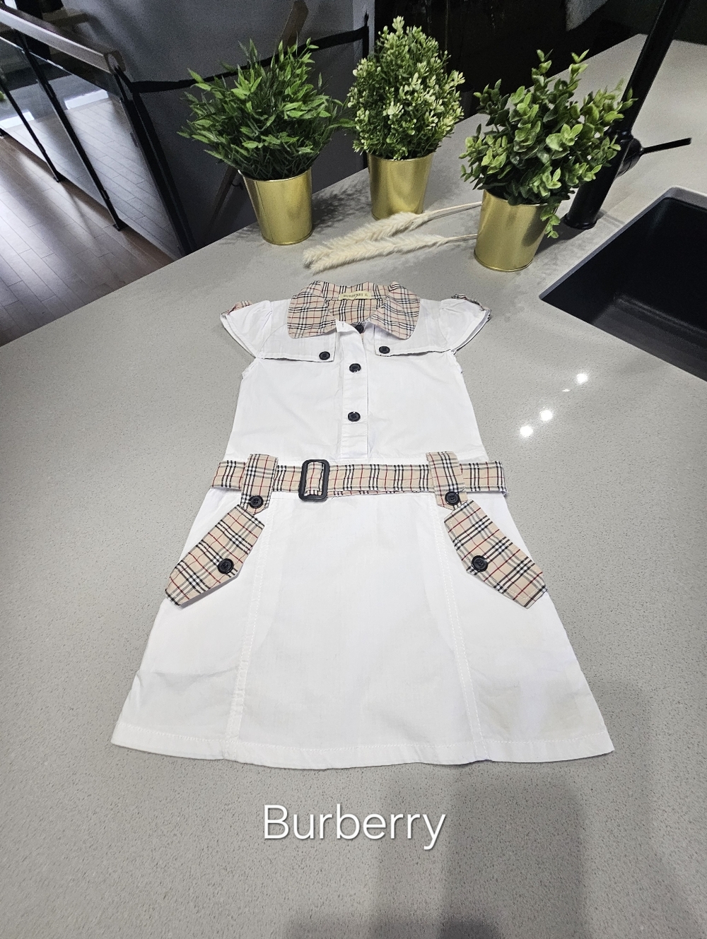 NWOT Jolie Robe Pour Fillette
